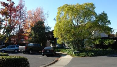 1948 Desert Cir in Walnut Creek, CA - Building Photo - Building Photo