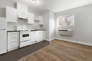 486 Albert St in Ottawa, ON - Building Photo