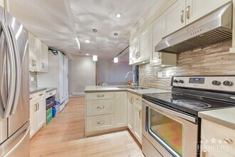 7437 Garfield Dr in Delta, BC - Building Photo - Building Photo