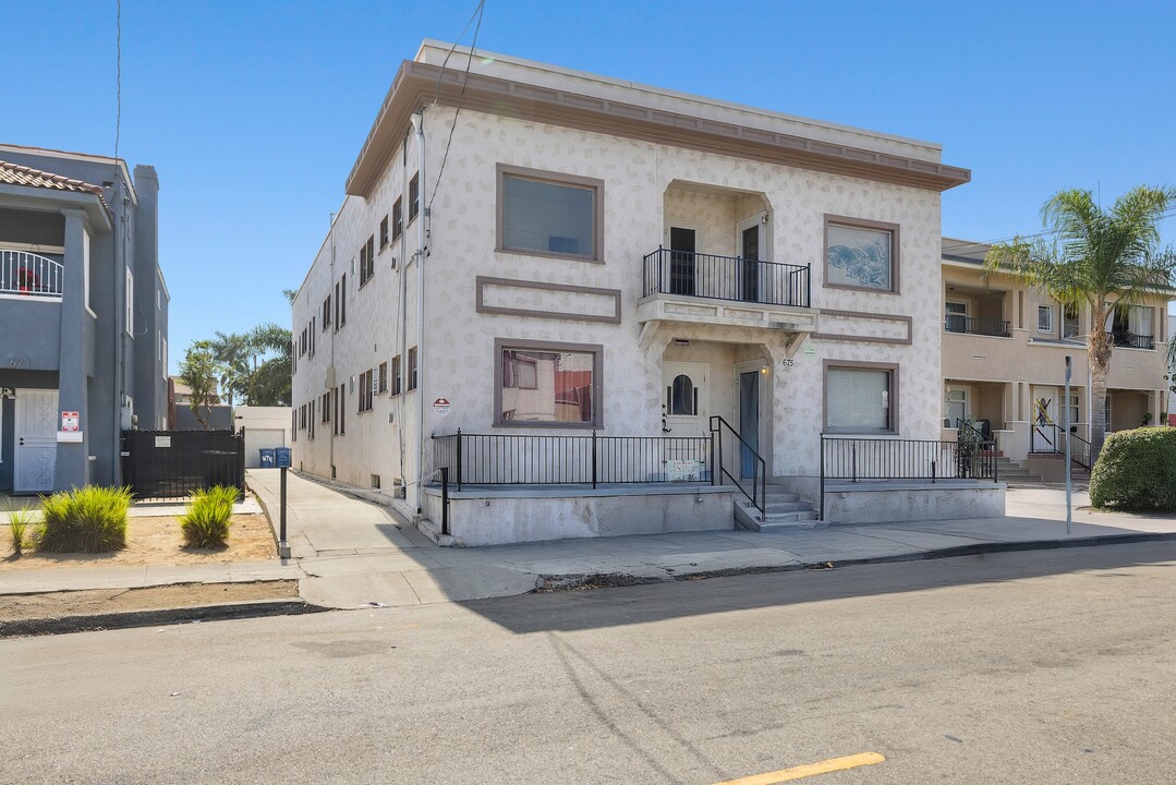 675 W 11th St in San Pedro, CA - Building Photo