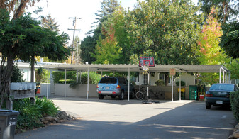 192 Brush Creek Rd in Santa Rosa, CA - Building Photo