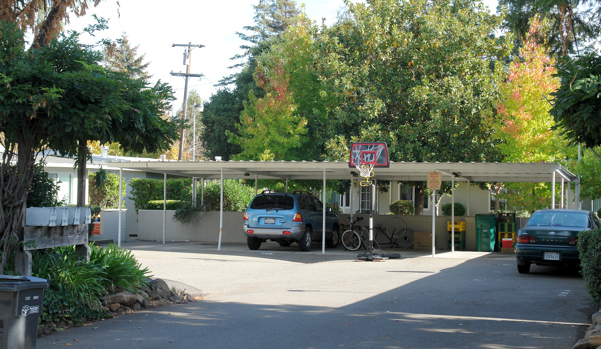 192 Brush Creek Rd in Santa Rosa, CA - Building Photo