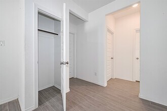 23022 Undertaken Path in Katy, TX - Foto de edificio - Building Photo