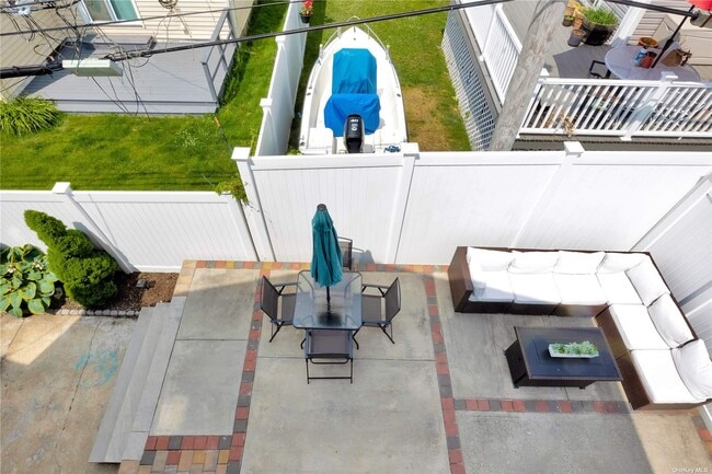81 Barnes St in Long Beach, NY - Building Photo - Building Photo