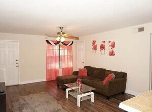 375 Lake Ontario Ct, Unit 201 in Altamonte Springs, FL - Building Photo - Building Photo