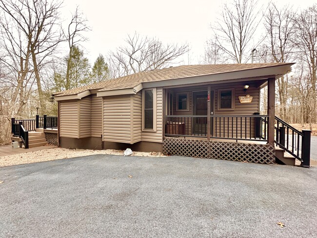 261 Mild Winter Rd in Hedgesville, WV - Building Photo - Building Photo