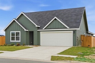 121 LAS LOMAS Dr in San Marcos, TX - Building Photo - Building Photo