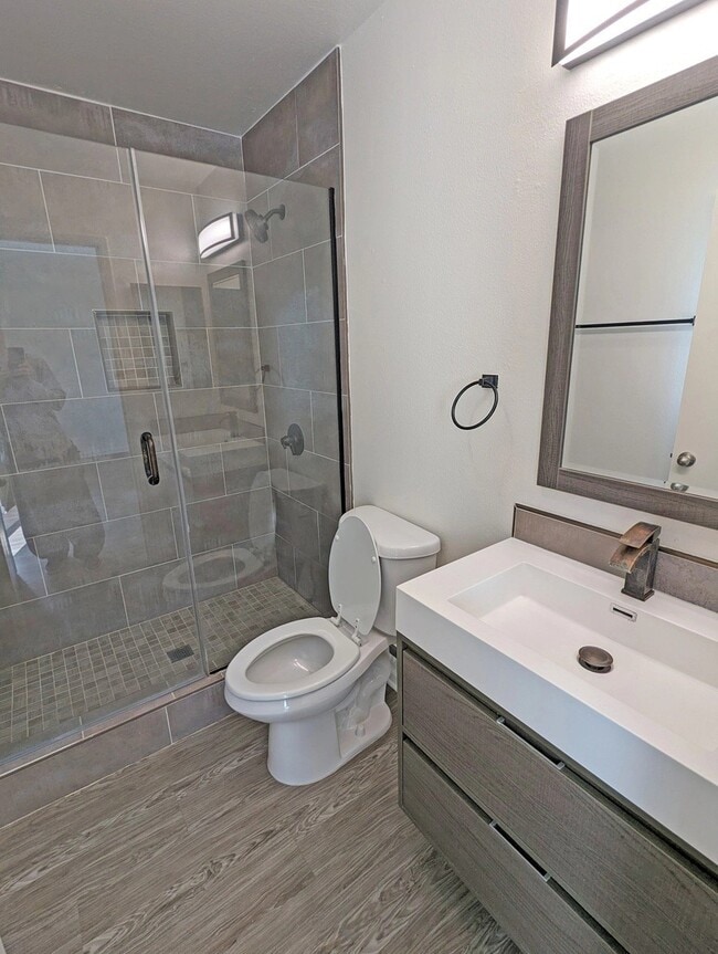 520 N Virgil Ave, Unit 8 in Los Angeles, CA - Building Photo - Building Photo