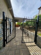 9414 Blessing Dr in Pleasanton, CA - Building Photo - Building Photo