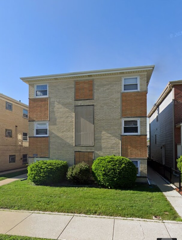 6805 W Montrose Ave-Unit -1N in Harwood Heights, IL - Building Photo - Building Photo