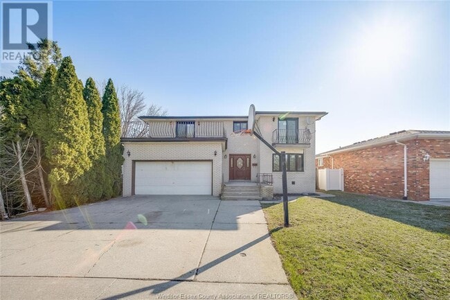 3130 Clemenceau Blvd