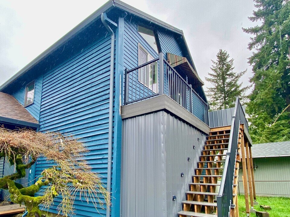 5704 Glen Echo Ave in Gladstone, OR - Foto de edificio