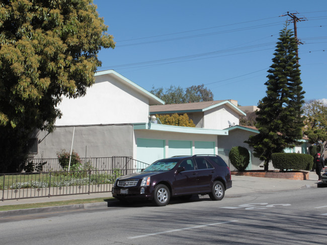 2815-2821 Randolph St in Huntington Park, CA - Building Photo - Building Photo