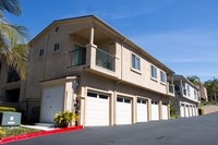 121-153 Rosebay Dr in Encinitas, CA - Foto de edificio - Building Photo