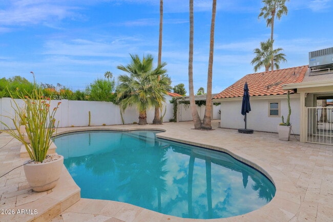 15650 N 60th Pl in Scottsdale, AZ - Foto de edificio - Building Photo