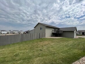 4437 Beringer Dr in Rapid City, SD - Foto de edificio - Building Photo