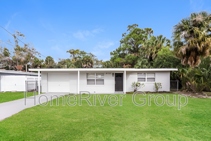 6727 Sandra Dr in Port Richey, FL - Building Photo