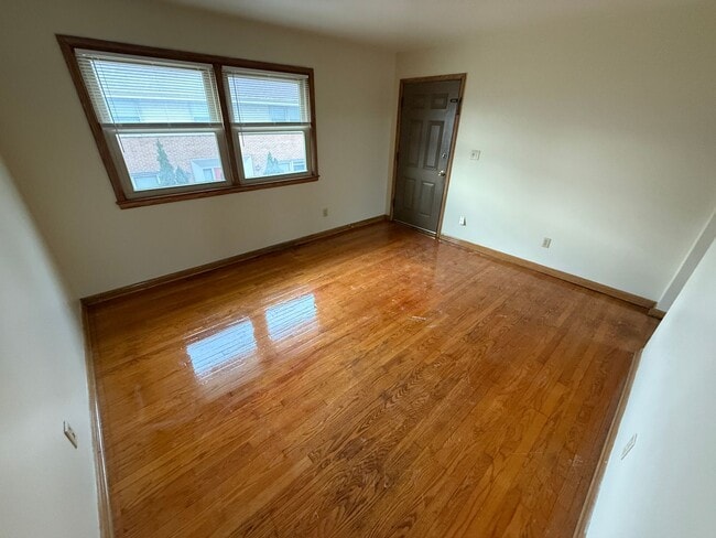 property at 5295 N Mohawk Ave