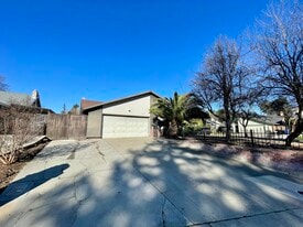6034 Centurion Cir in Citrus Heights, CA - Building Photo