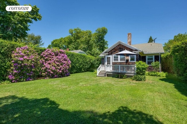 26 Cooper St in Southampton, NY - Building Photo - Building Photo