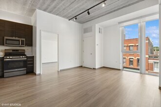 1920 N Milwaukee Ave in Chicago, IL - Building Photo - Building Photo