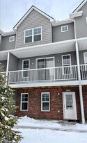 3969 Trailway Commons Cir in Auburn Hills, MI - Building Photo