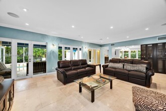 751 Davis Rd in Coral Gables, FL - Building Photo - Building Photo