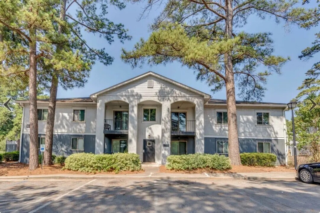 1401 Longcreek Dr in Columbia, SC - Foto de edificio