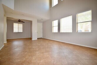 21460 E Roundup Way in Queen Creek, AZ - Foto de edificio - Building Photo