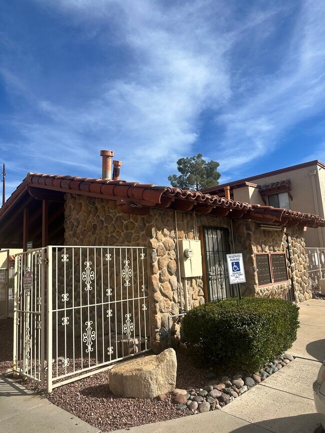 3357 N Country Club Rd, Unit 26 in Tucson, AZ - Foto de edificio - Building Photo