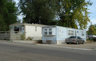 412 10th Ave N in Nampa, ID - Building Photo