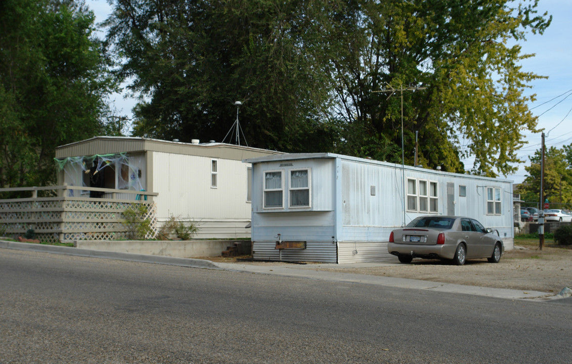 412 10th Ave N in Nampa, ID - Building Photo