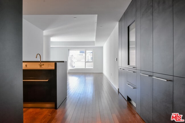 property at 6250 Hollywood Blvd