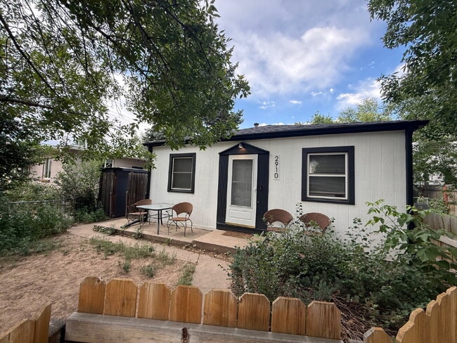 property at 2910 S Delaware St