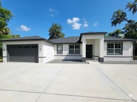 369 N Lake Jessup Ave in Oviedo, FL - Building Photo