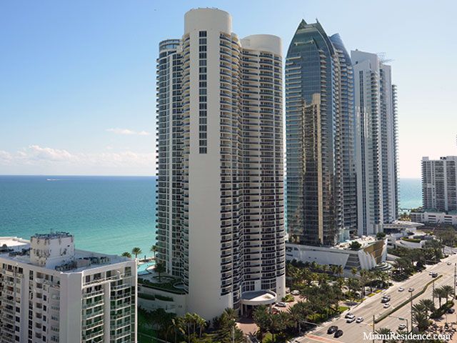 17201 Collins, Unit 3501 in Sunny Isles Beach, FL - Building Photo