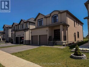 89 GRANDVILLE Cir in Brant, ON - Building Photo - Building Photo