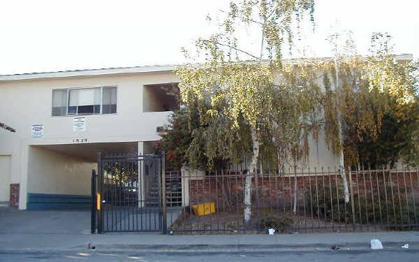 1829 Myrtle St in Oakland, CA - Foto de edificio - Building Photo