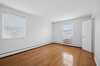 Longwood Manor in Philadelphia, PA - Building Photo - Building Photo