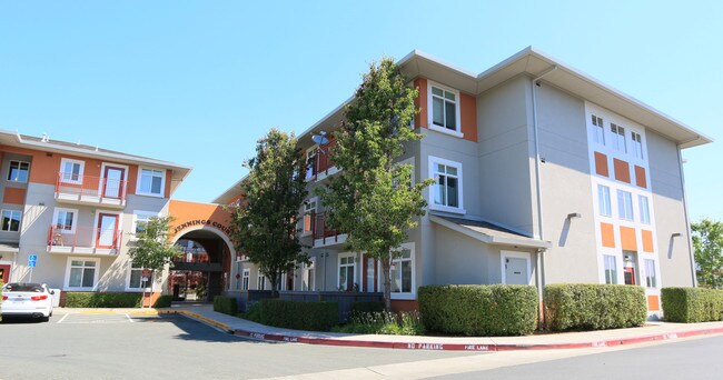 Jennings Court in Santa Rosa, CA - Foto de edificio - Building Photo