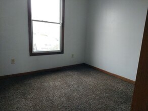 320 Stone Creek Dr in Goshen, IN - Building Photo - Building Photo