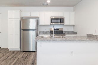 Hayden Farms Townhomes in Surprise, AZ - Building Photo - Interior Photo