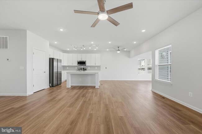 148 Huntwell W Ave in Ranson, WV - Building Photo - Building Photo