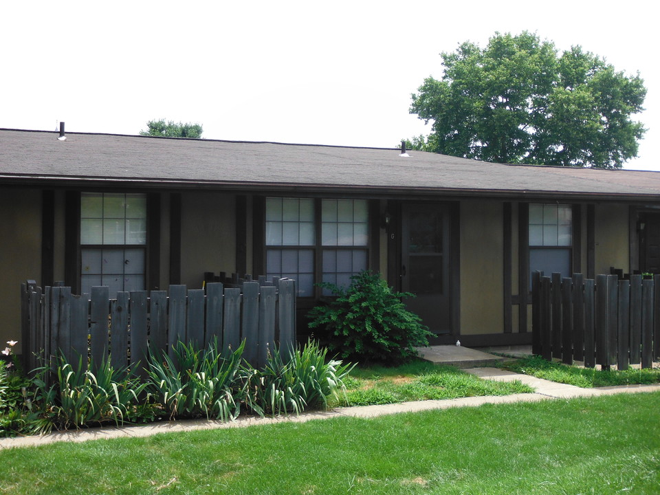 Rivercrest Village Apartments in Marietta, OH - Building Photo