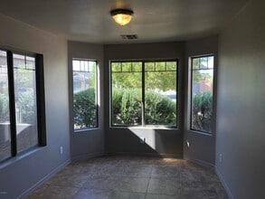 743 E Wolf Hollow Dr in Casa Grande, AZ - Foto de edificio - Building Photo