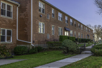 Armstrong Gardens Condominium in Staten Island, NY - Building Photo - Building Photo