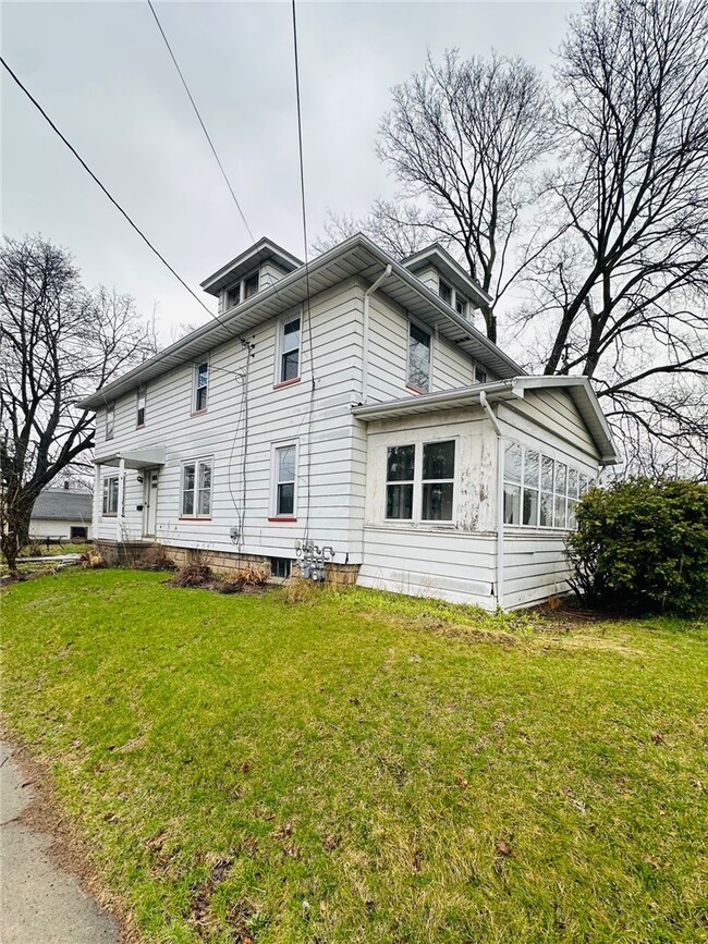 property at 511 S Lincoln Rd