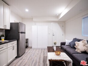 1147 W 37th St in Los Angeles, CA - Building Photo - Building Photo