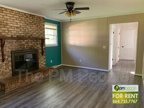 204 Pennwood Ln in Greenville, SC - Building Photo - Building Photo