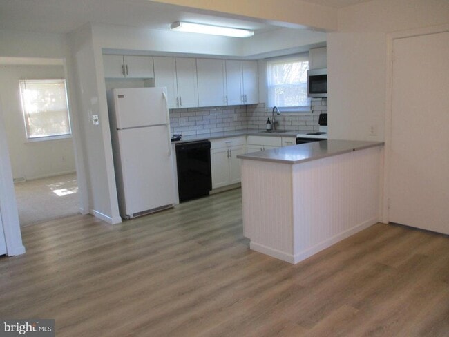 property at 525 Grant Ave